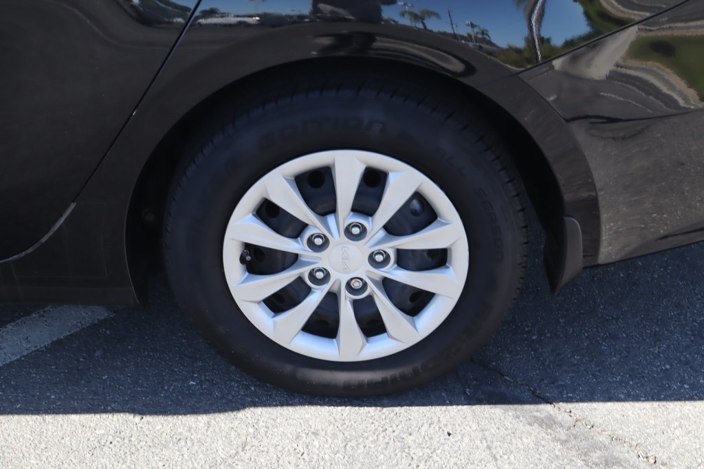 Used 2024 Kia Forte LX FWD image 16