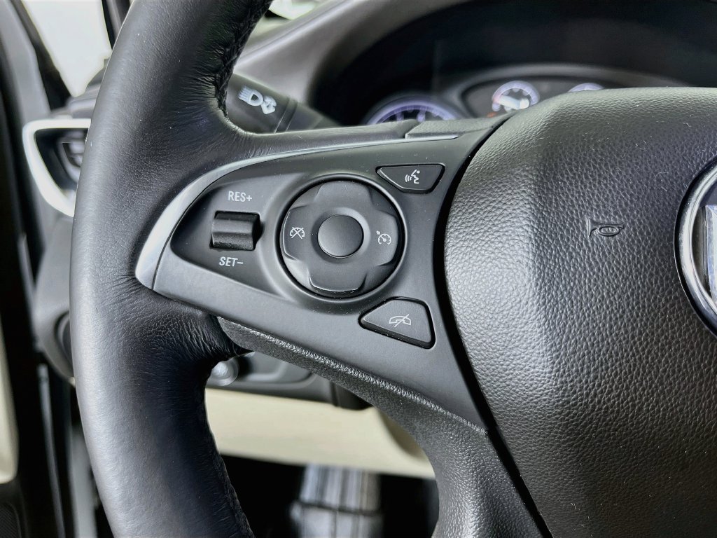 Used 2020 Buick Enclave Essence w/ Sound and Sites Package FWD image 14