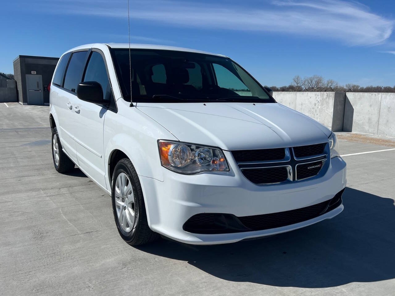 Used 2015 Dodge Grand Caravan SE w/ Quick Order Package 29E SE FWD image 11