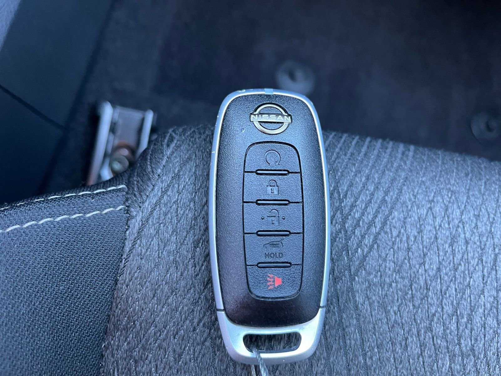 Used 2025 Nissan Rogue SV image 21