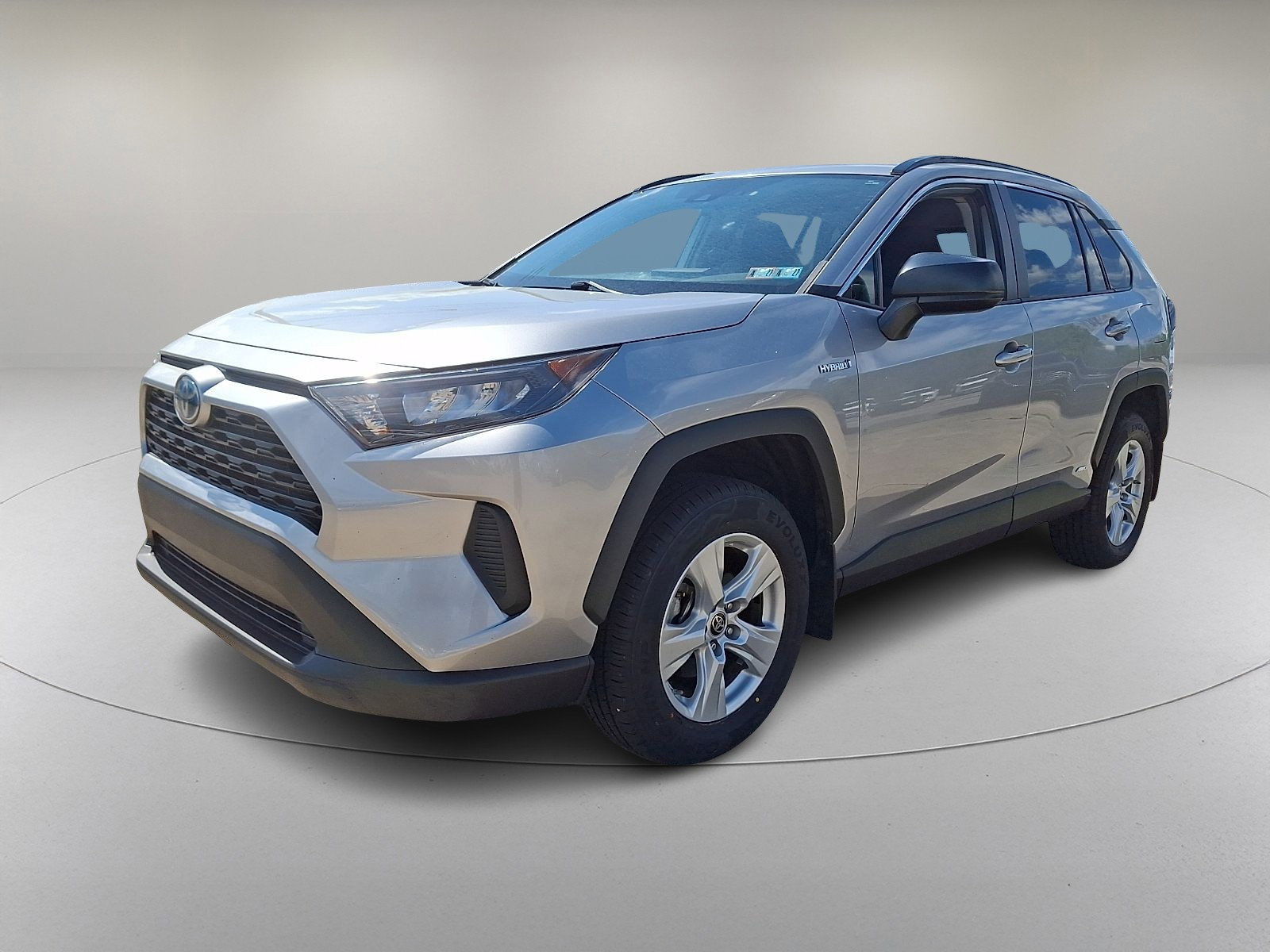 Used 2021 Toyota RAV4 LE image 5