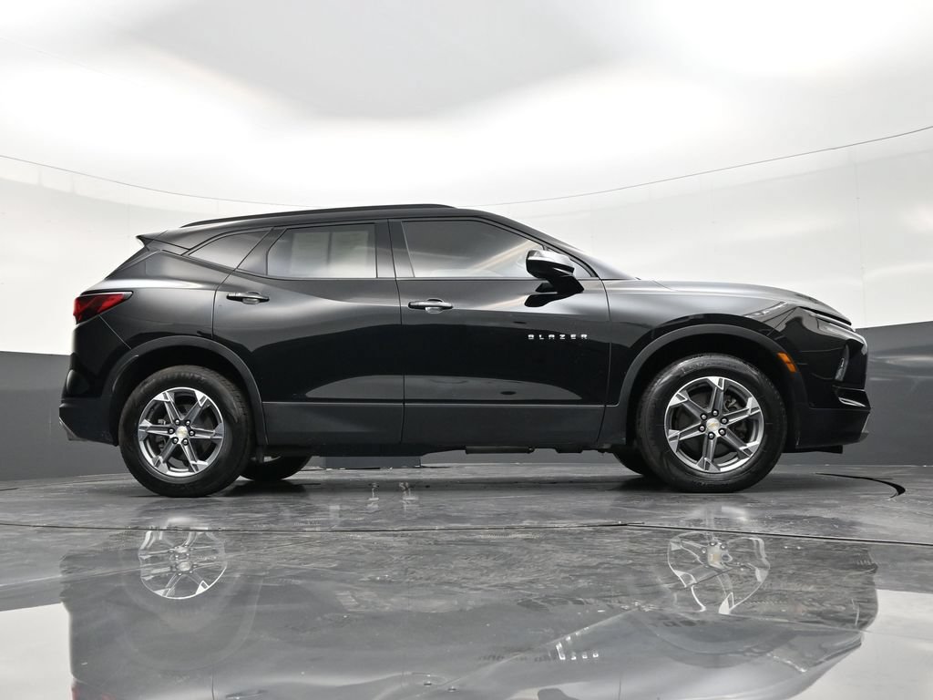 Used 2024 Chevrolet Blazer LT FWD image 27