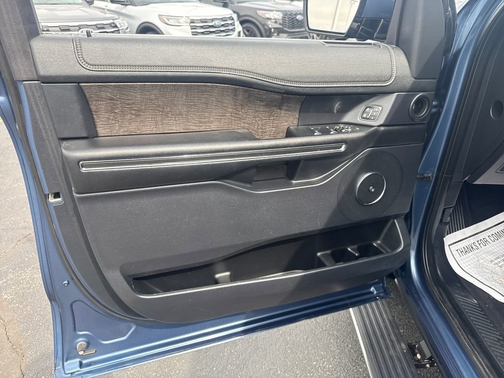 Used 2019 Ford Expedition Limited w/ Special Edition Package AWD/4WD image 14