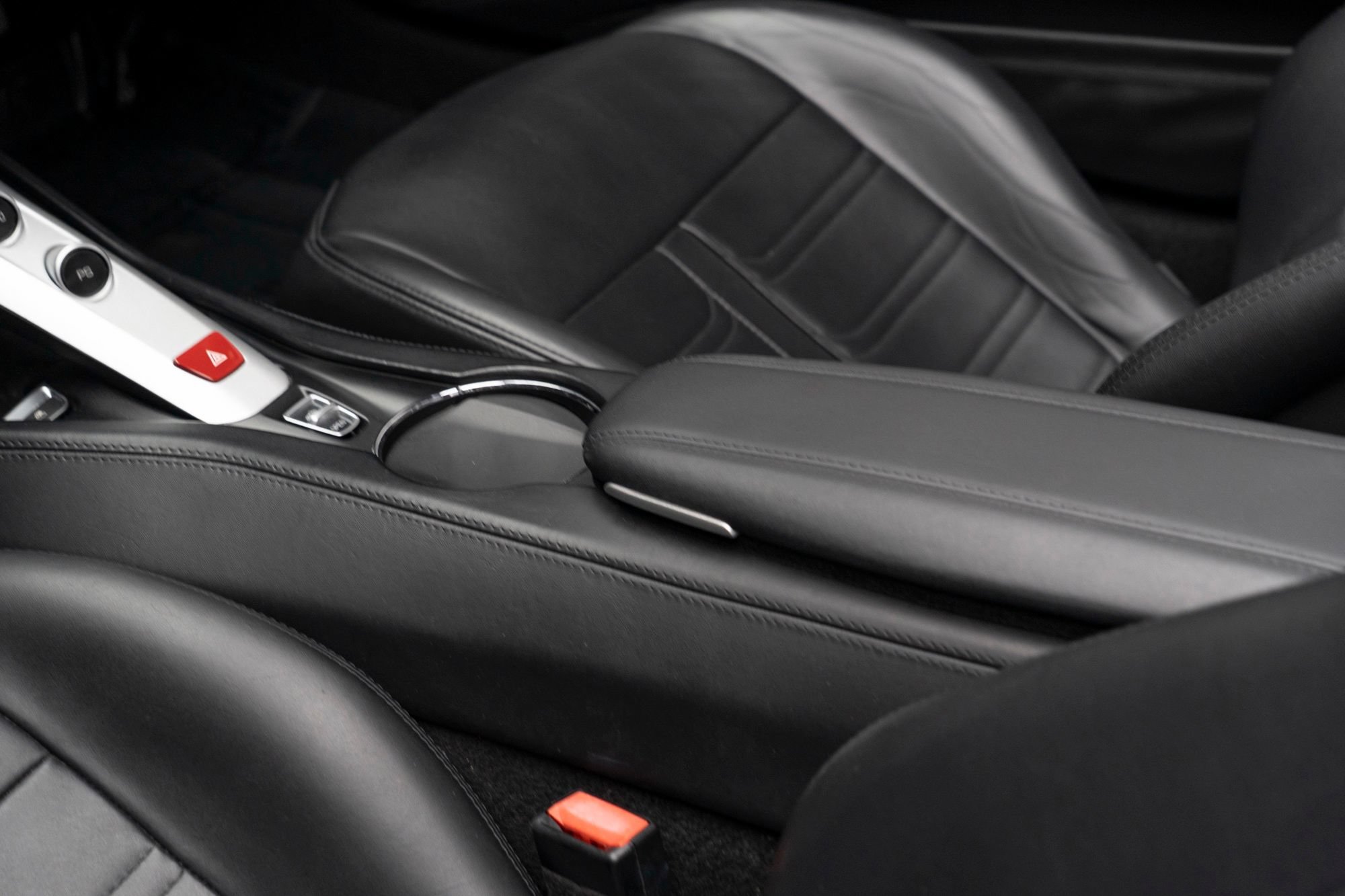 Used 2016 Ferrari California T RWD image 17