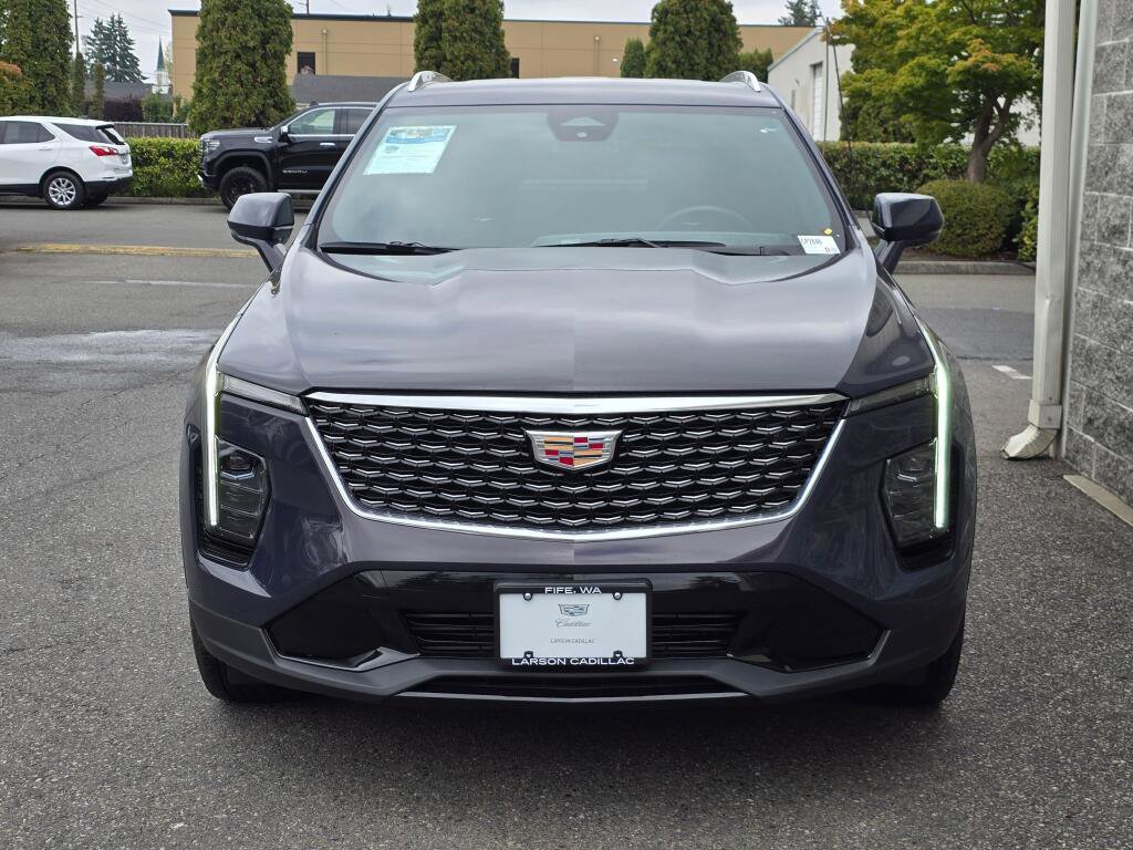 Used 2024 Cadillac XT4 Premium Luxury image 11