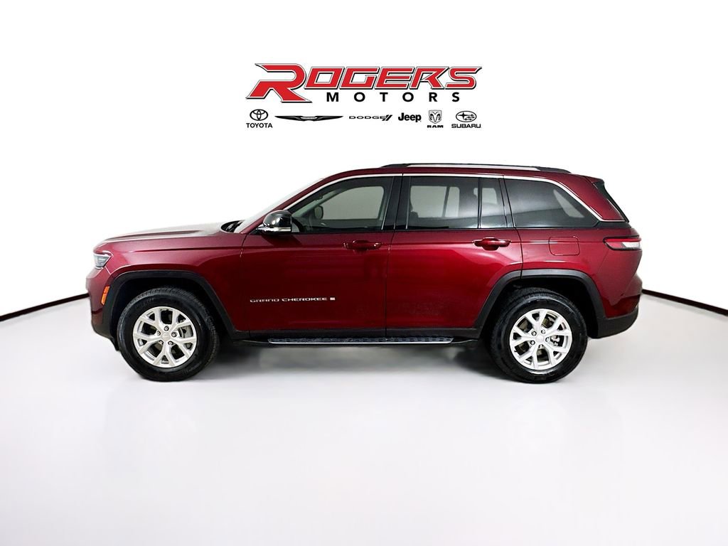 Certified 2023 Jeep Grand Cherokee Limited w/ Trailer Tow Prep Group (B) image 4