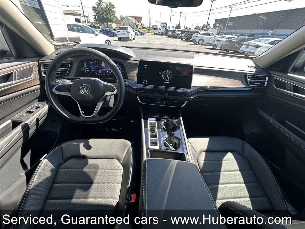 Used 2025 Volkswagen Atlas SEL AWD/4WD image 14