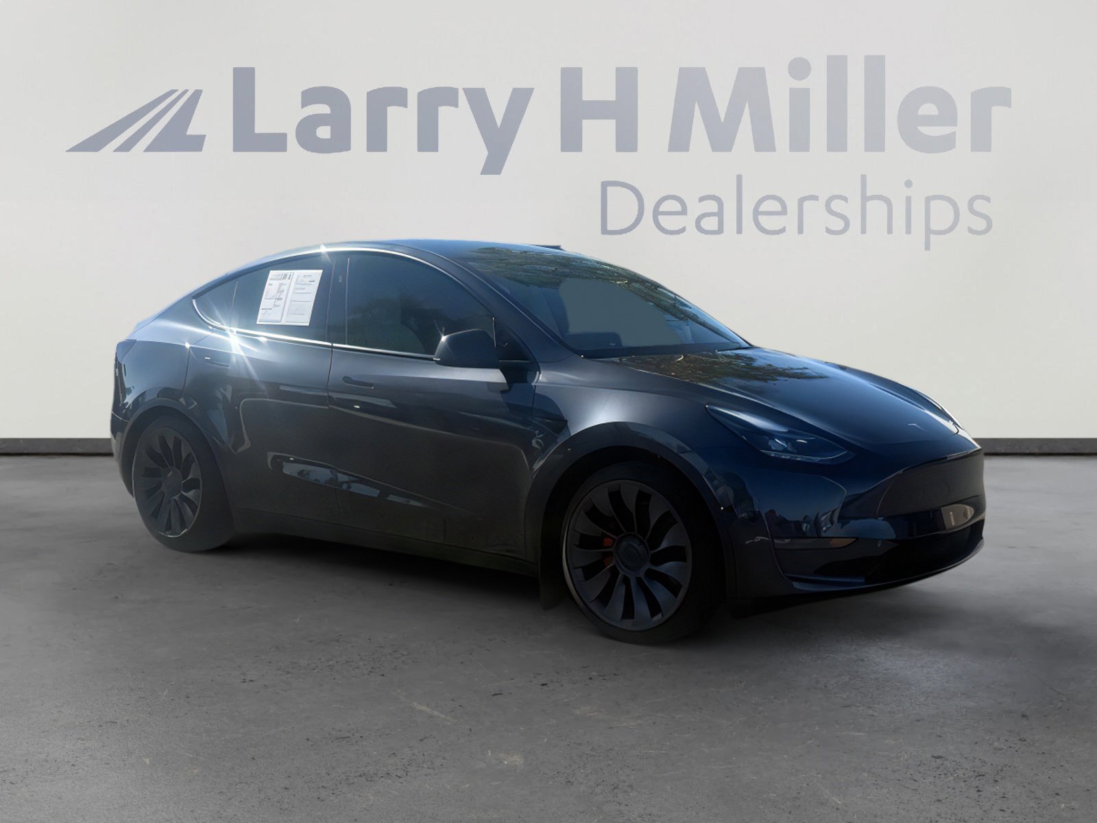 Used 2024 Tesla Model Y Performance image 8