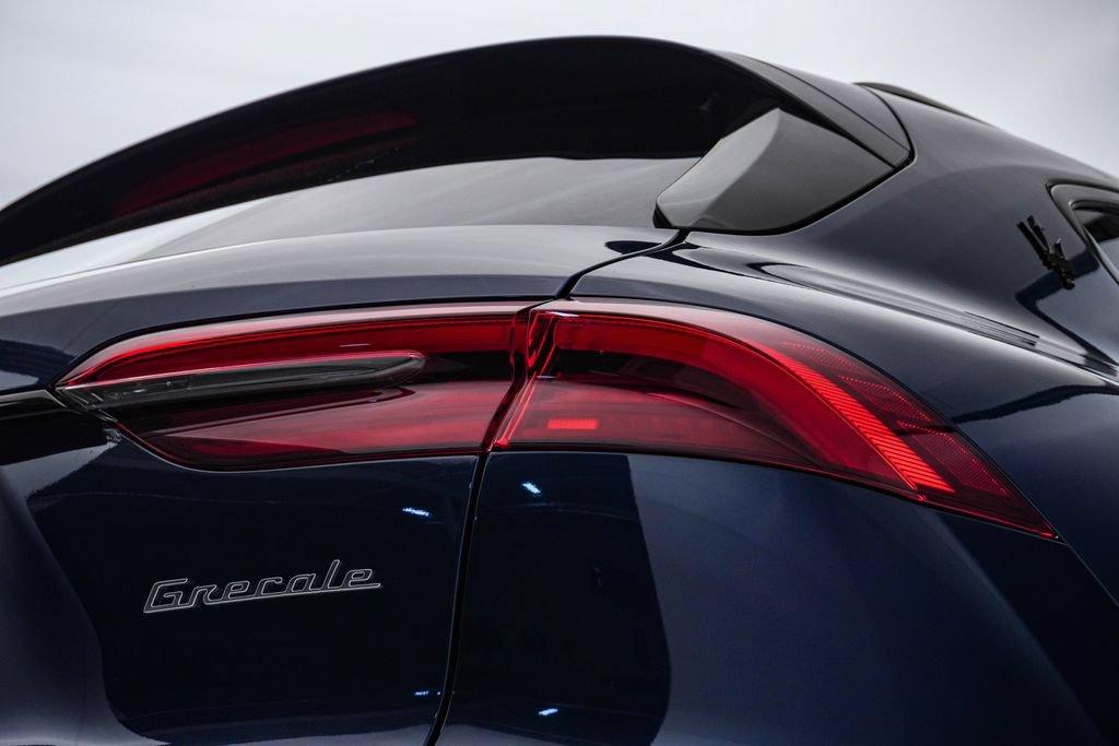 Certified 2025 Maserati Grecale Modena AWD/4WD image 13
