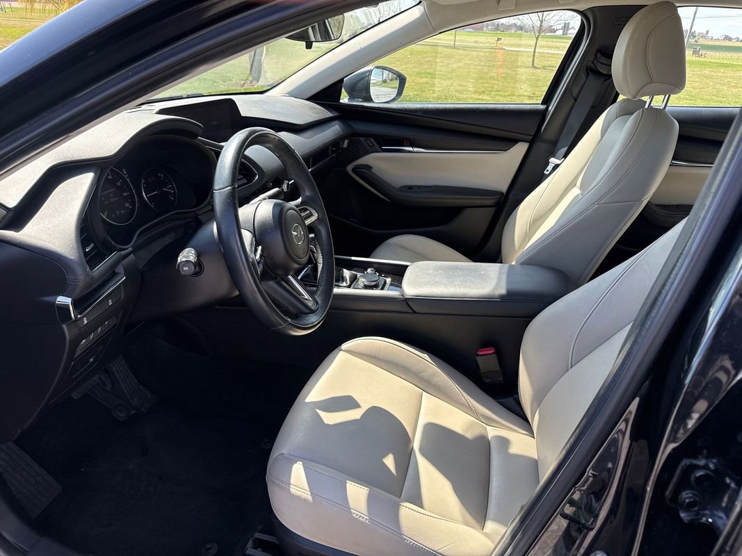 Used 2021 MAZDA MAZDA3 s image 10