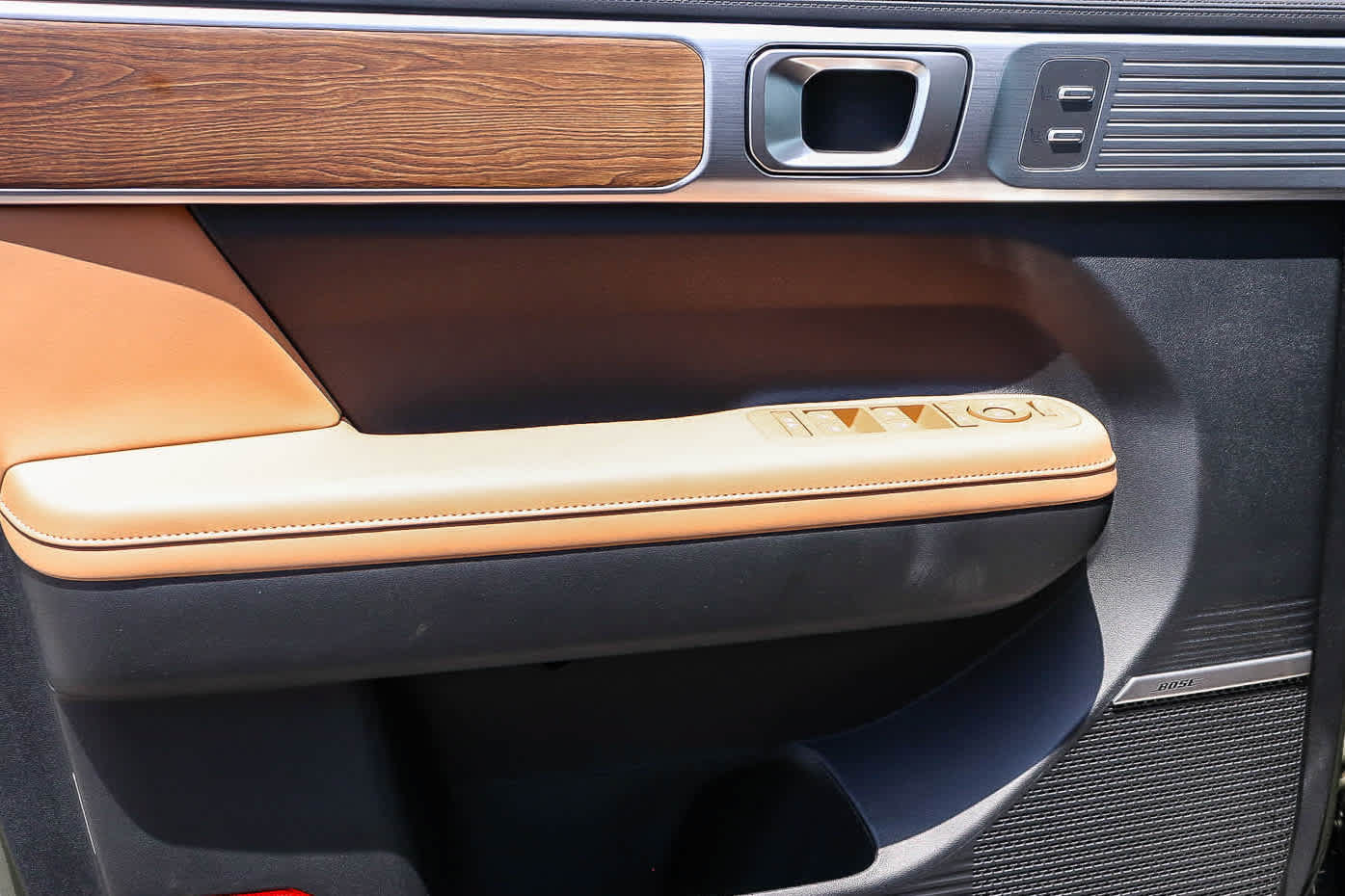 New 2026 Hyundai Santa Fe Calligraphy FWD image 28