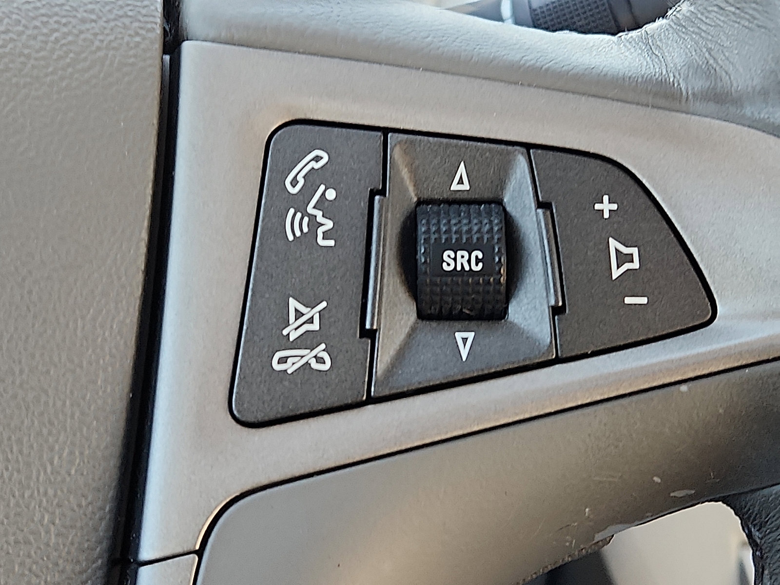 Used 2013 Buick LaCrosse Touring image 23