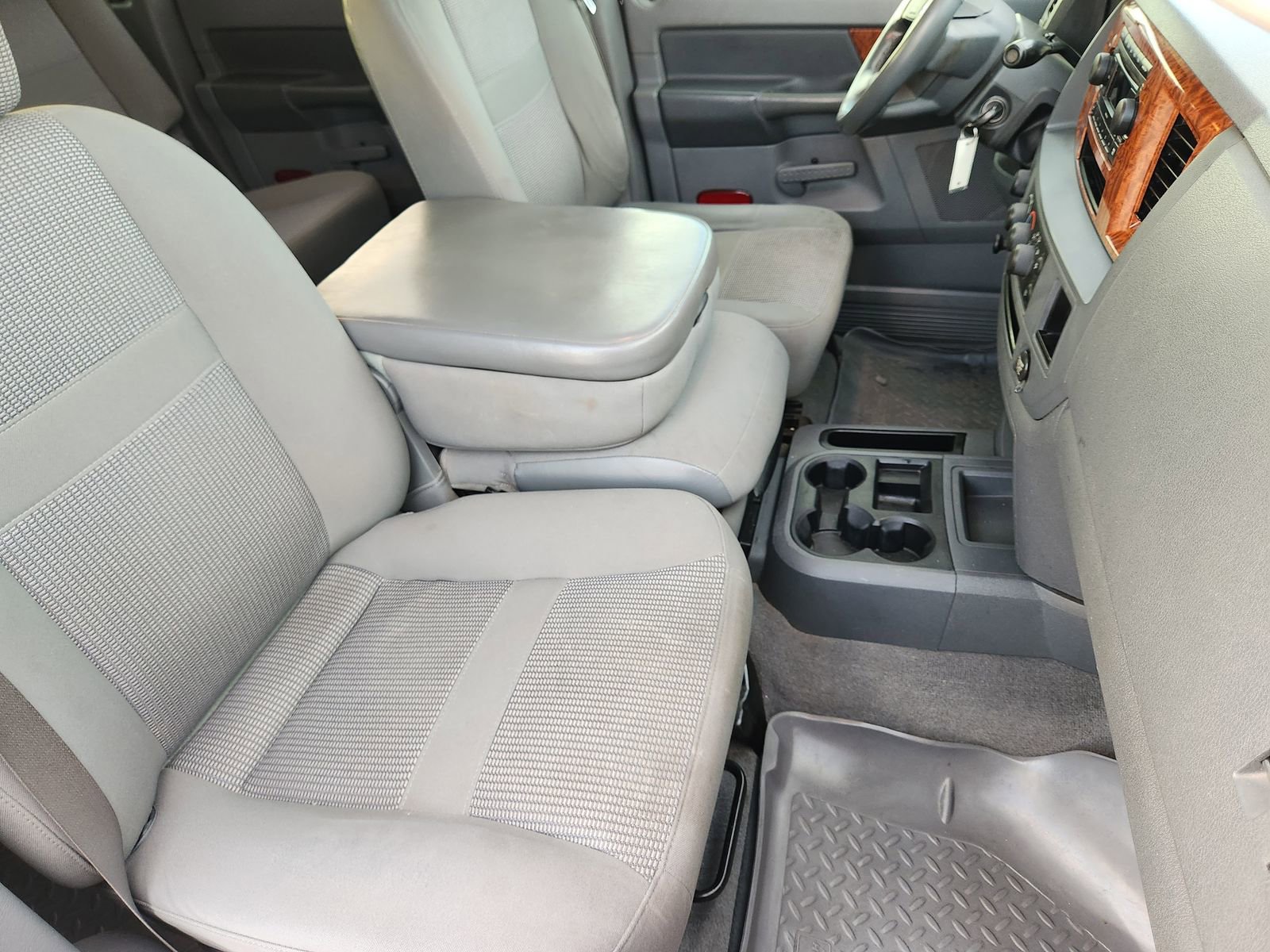 Used 2006 Dodge Ram 2500 Truck SLT image 16