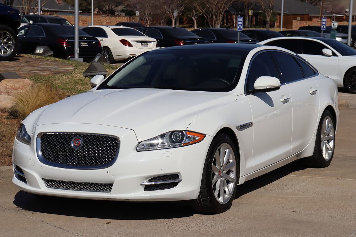 Used 2014 Jaguar XJ image 5