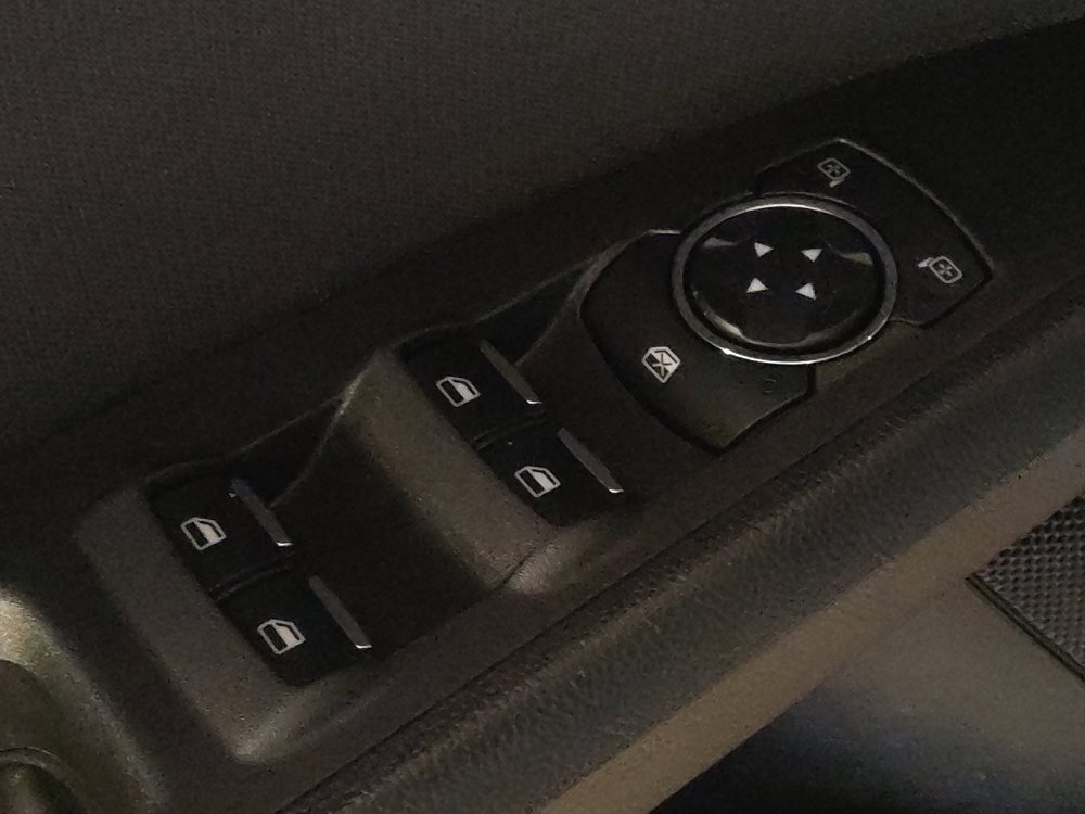 Used 2019 Ford Fusion SE FWD image 27