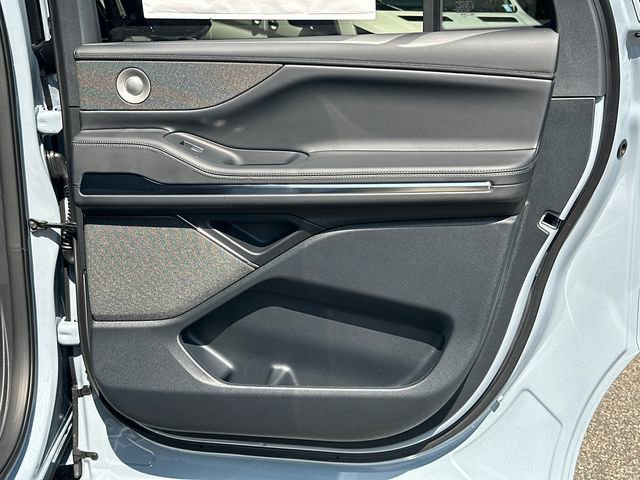 New 2026 Lincoln Navigator L Reserve AWD/4WD image 18