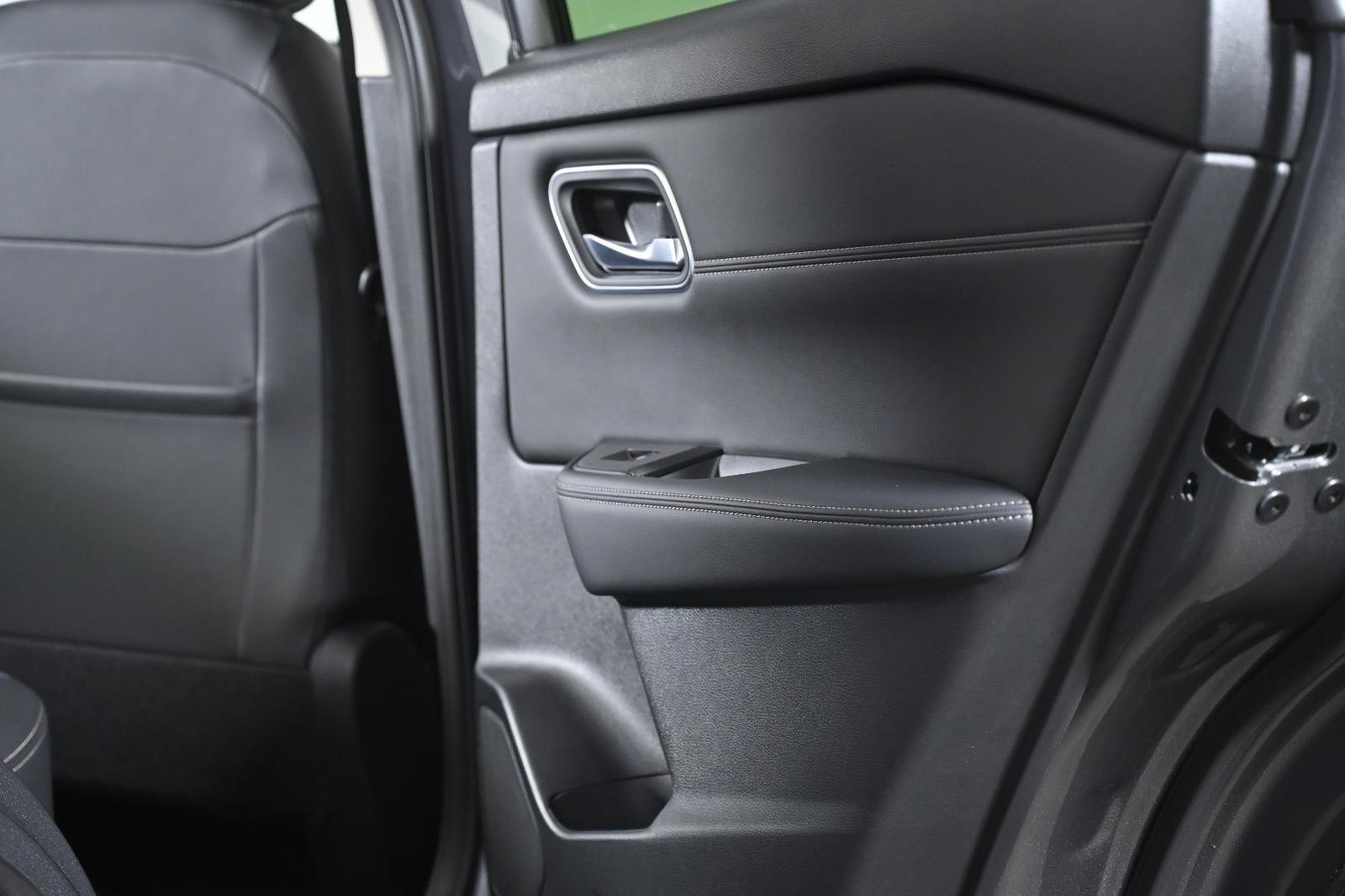 Used 2024 Nissan Rogue Platinum image 36