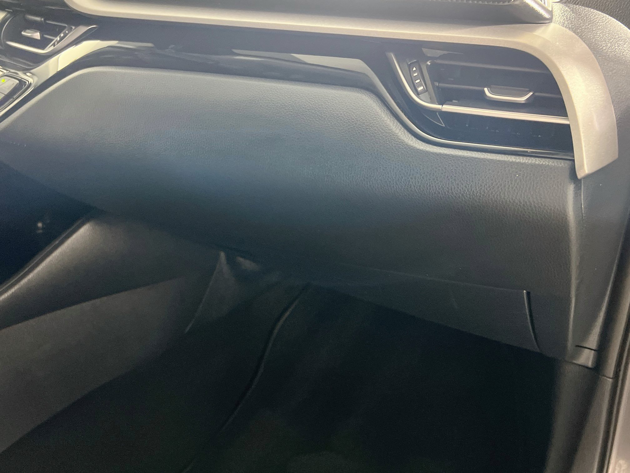 Used 2021 Toyota C-HR LE FWD image 32