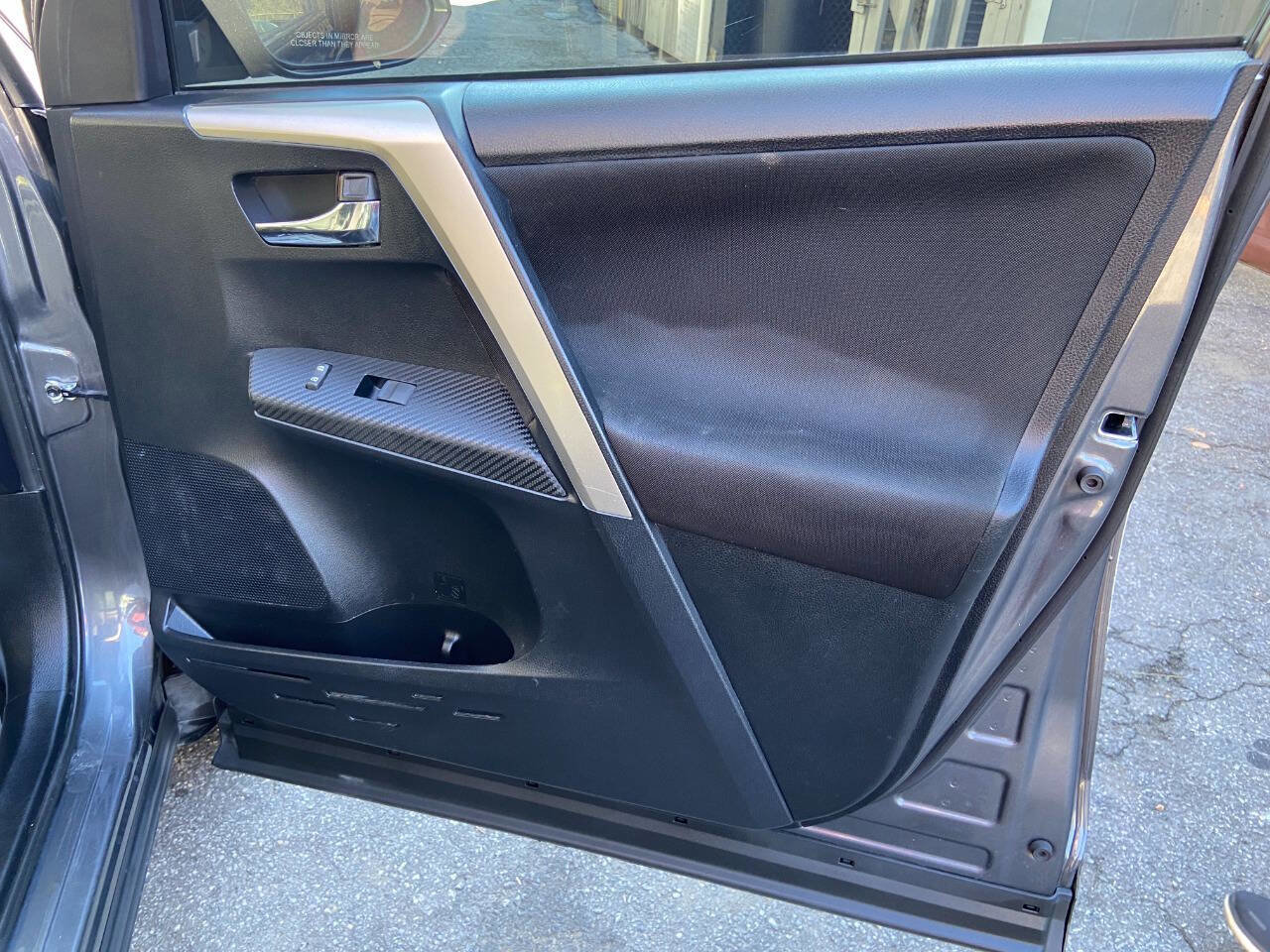 Used 2015 Toyota RAV4 XLE FWD image 23