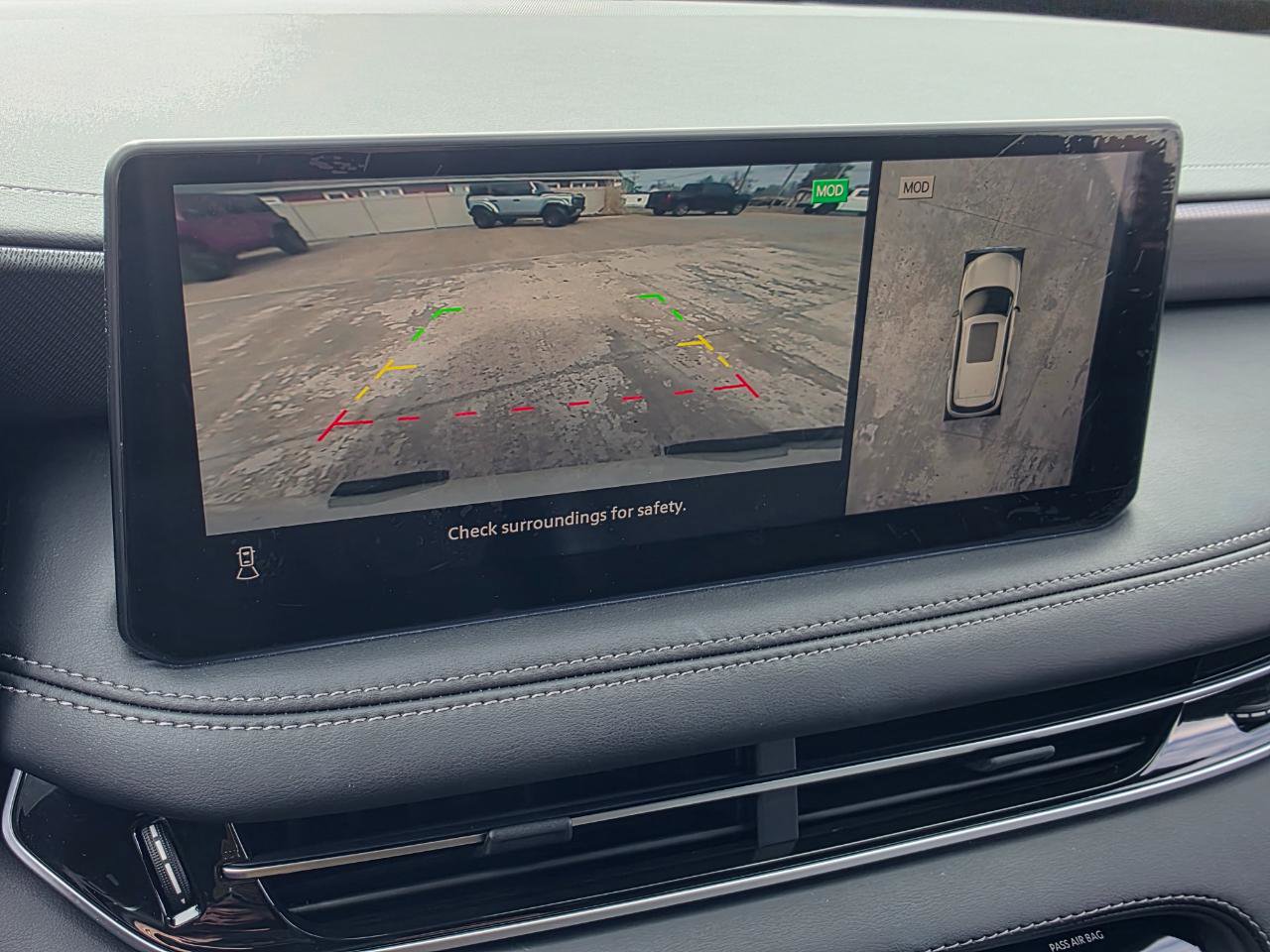 Used 2025 INFINITI QX60 Luxe w/ Black Edition image 5