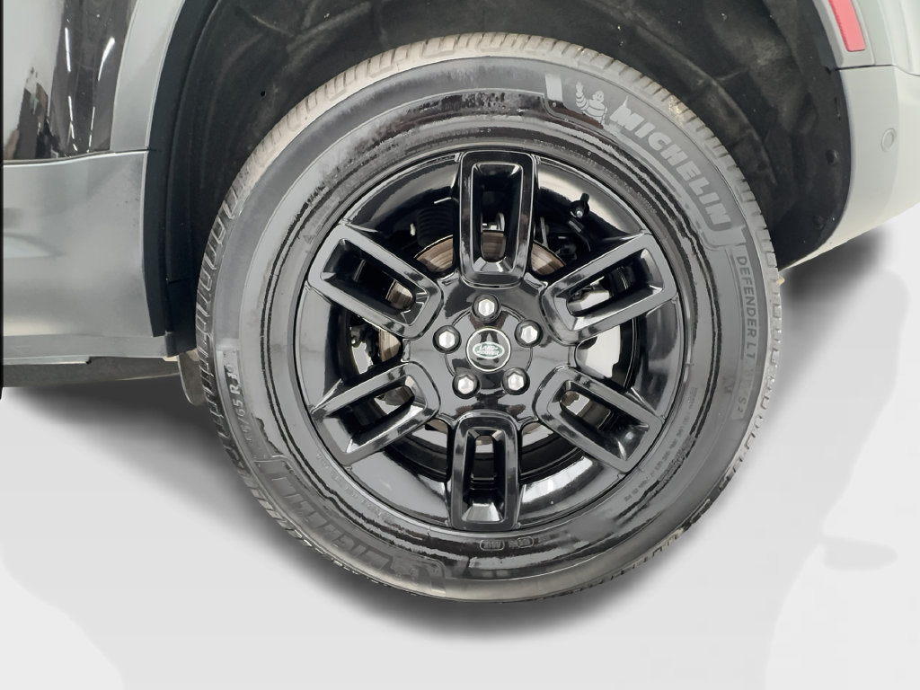 Used 2025 Land Rover Defender 110 S AWD/4WD image 16