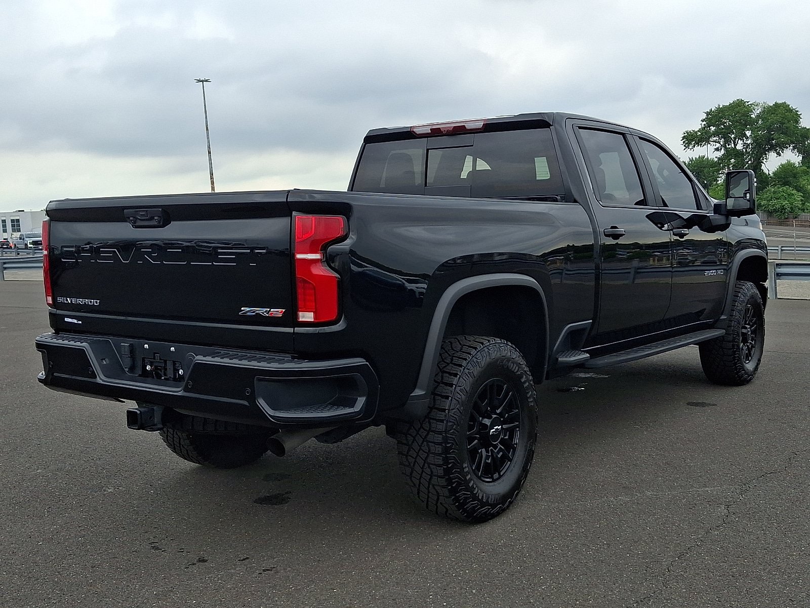Used 2025 Chevrolet Silverado 2500 ZR2 w/ Technology Package AWD/4WD image 6