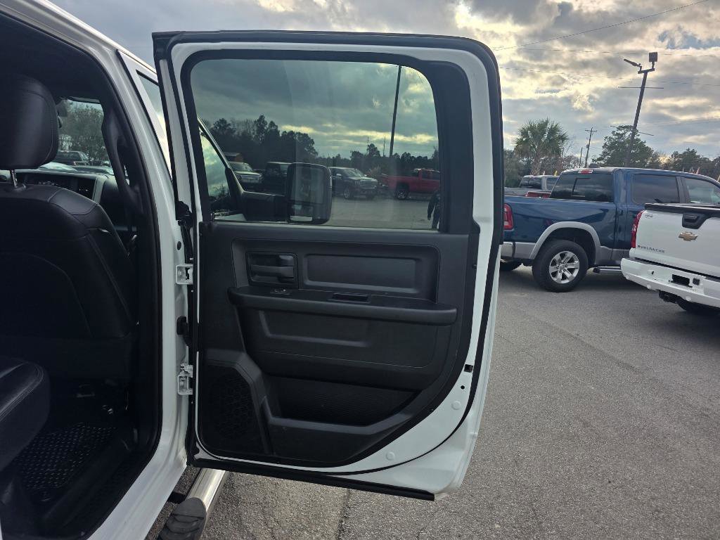 Used 2024 RAM 3500 Tradesman image 11