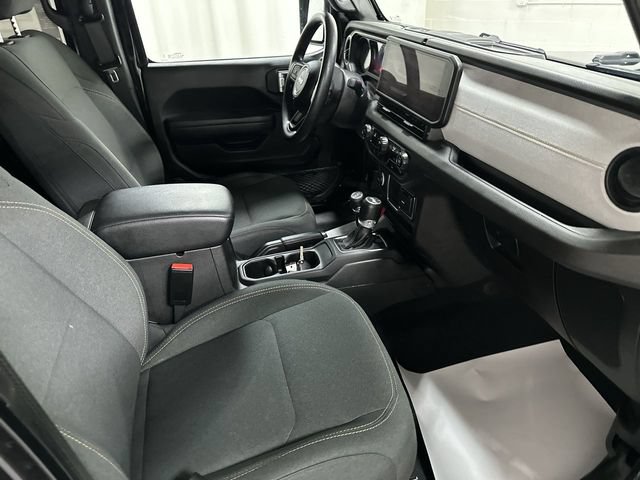 Used 2024 Jeep Wrangler Unlimited Sport AWD/4WD image 18