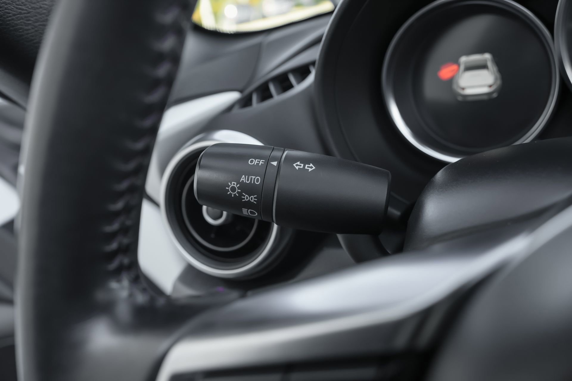 Used 2018 MAZDA MX-5 Miata RF Grand Touring image 19