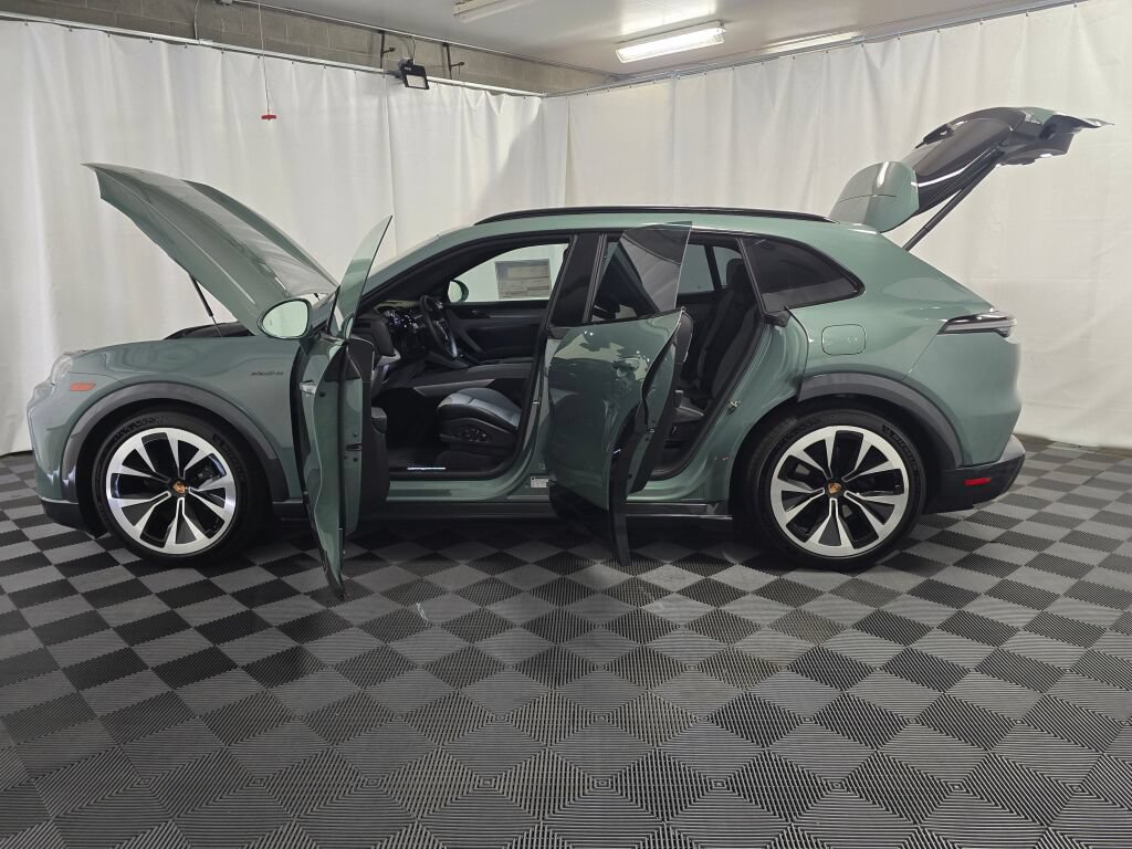 New 2026 Porsche Cayenne Electric AWD/4WD image 13