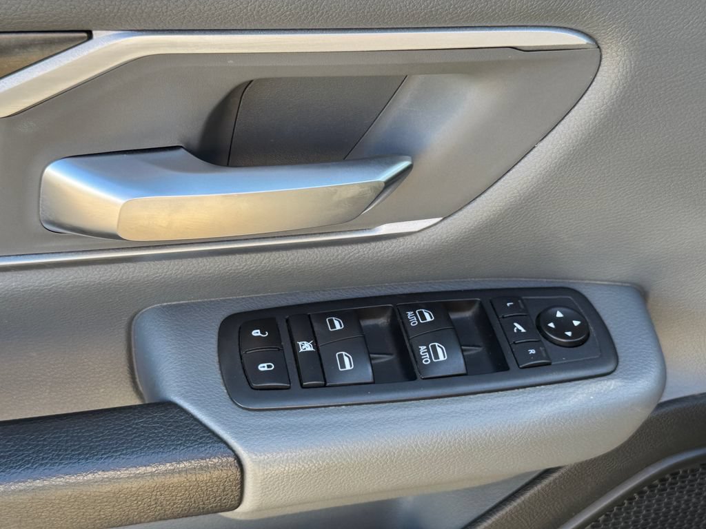 Used 2020 RAM 1500 Big Horn RWD image 11