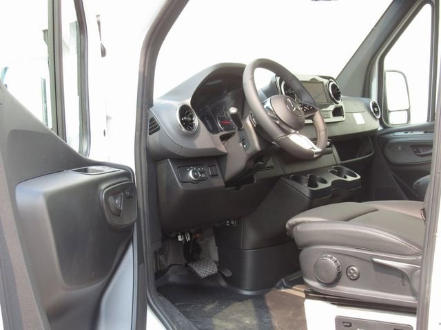 New 2025 Mercedes-Benz Sprinter 2500 image 9