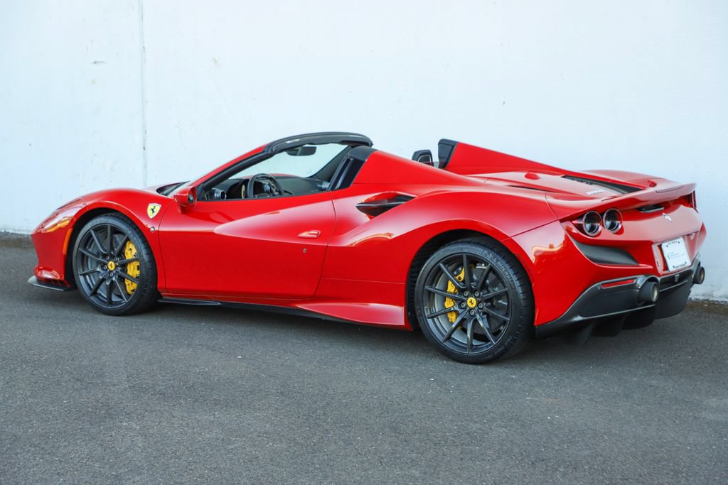 Certified 2022 Ferrari F8 Tributo RWD image 32