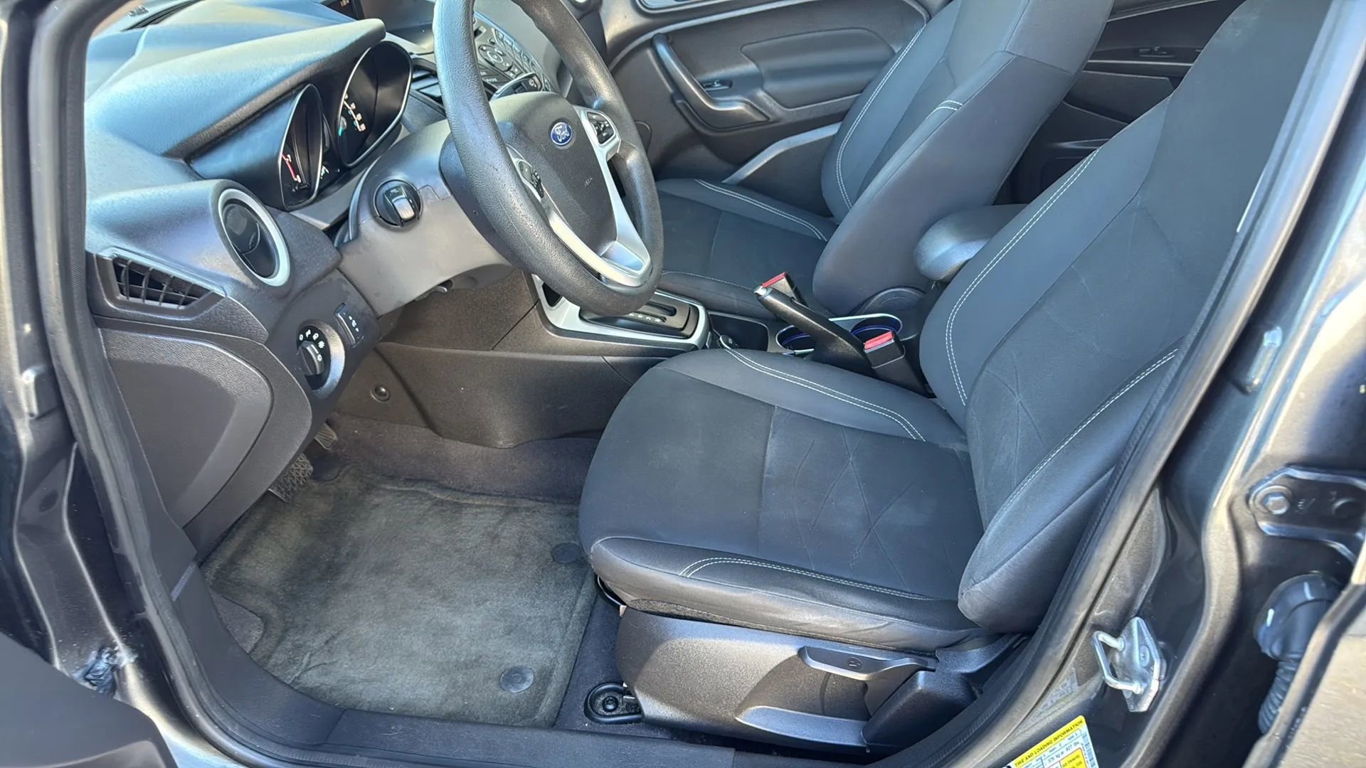 Used 2018 Ford Fiesta SE image 23