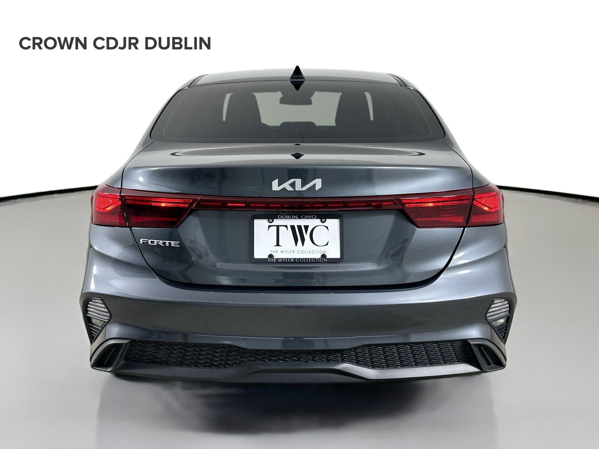 Used 2024 Kia Forte LXS w/ LXS Technology Package FWD image 7
