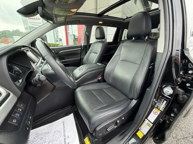 Used 2019 Toyota Highlander Limited Platinum AWD/4WD image 15
