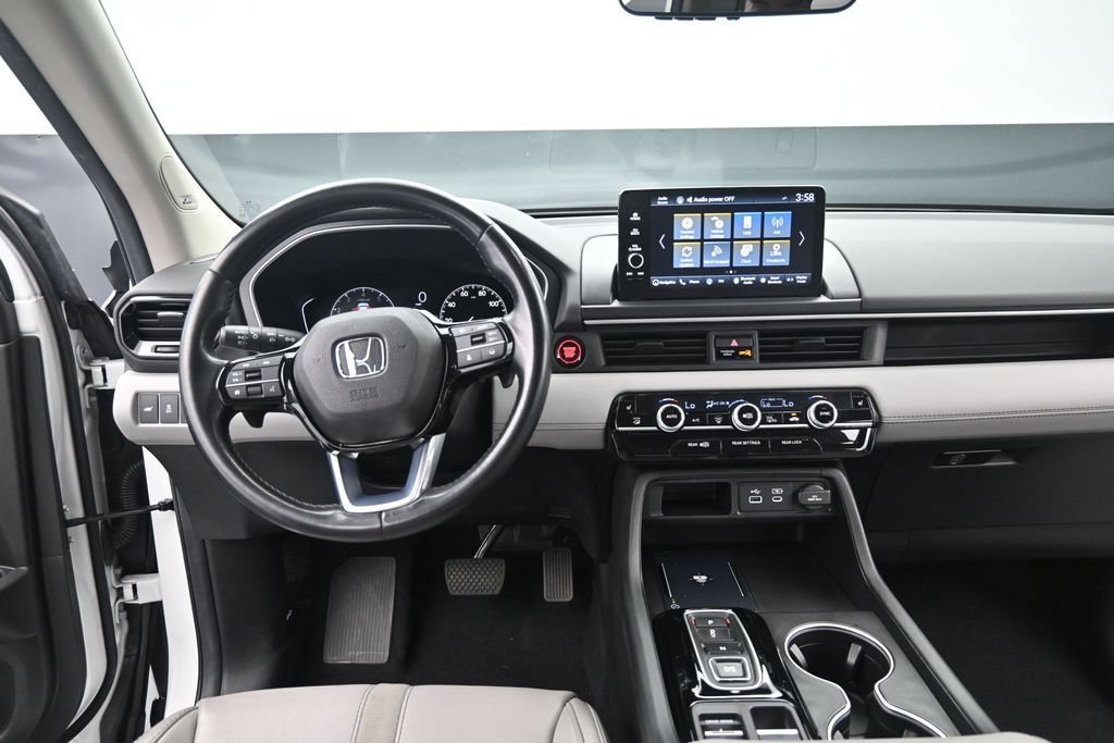 Used 2025 Honda Pilot Touring image 21