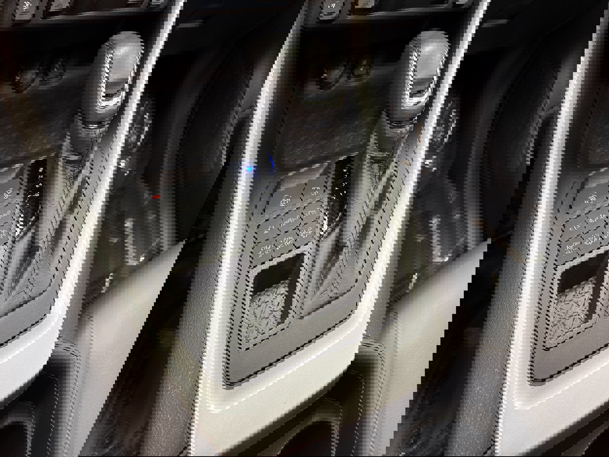 Used 2021 Toyota RAV4 XLE Premium image 35