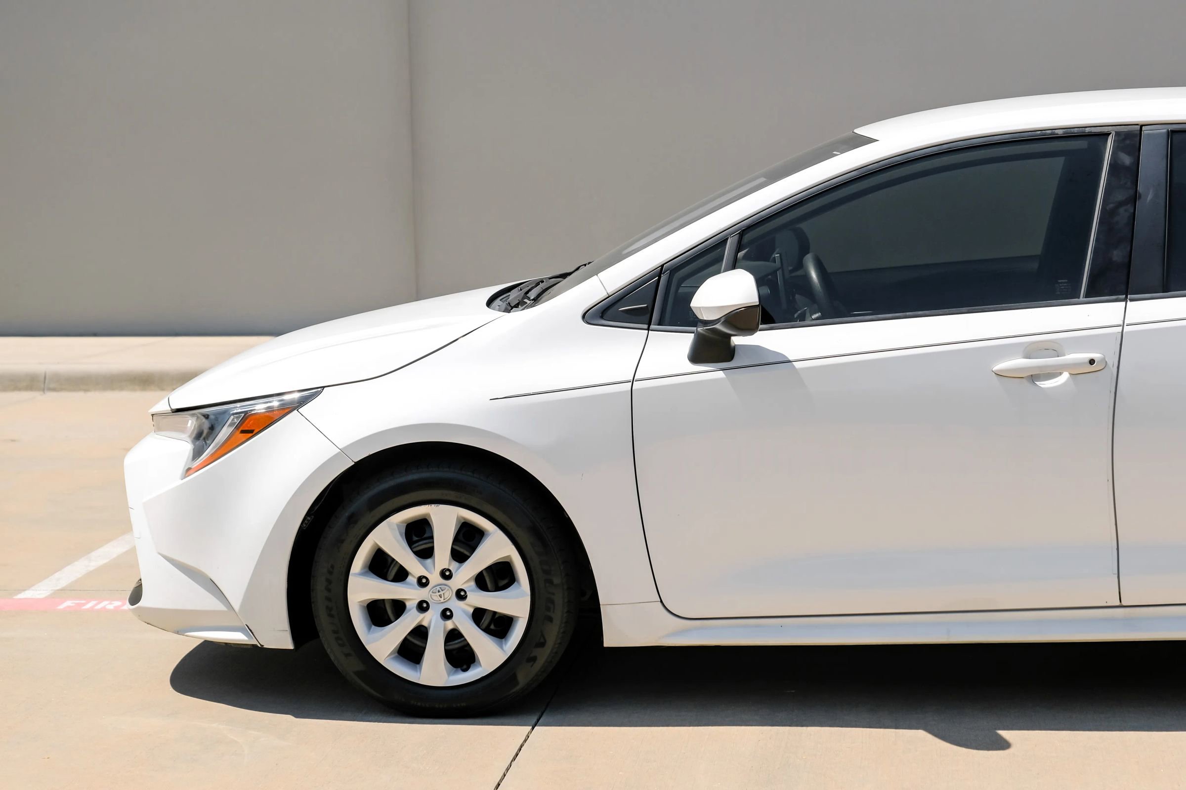 Used 2021 Toyota Corolla LE image 9