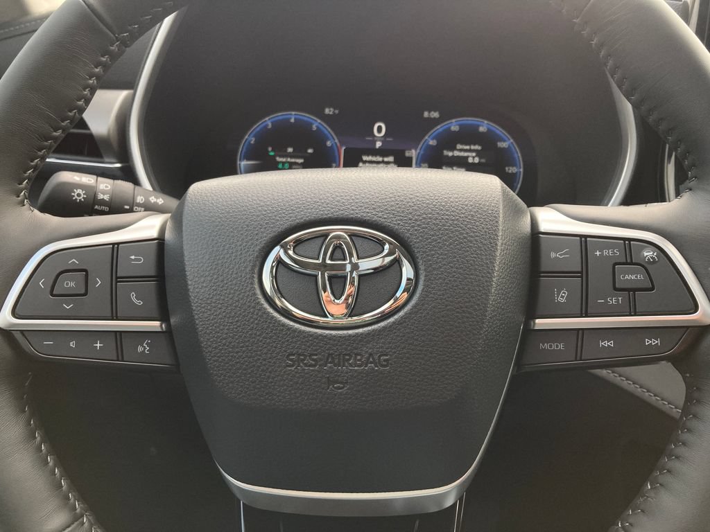 New 2026 Toyota Highlander Limited AWD/4WD image 12
