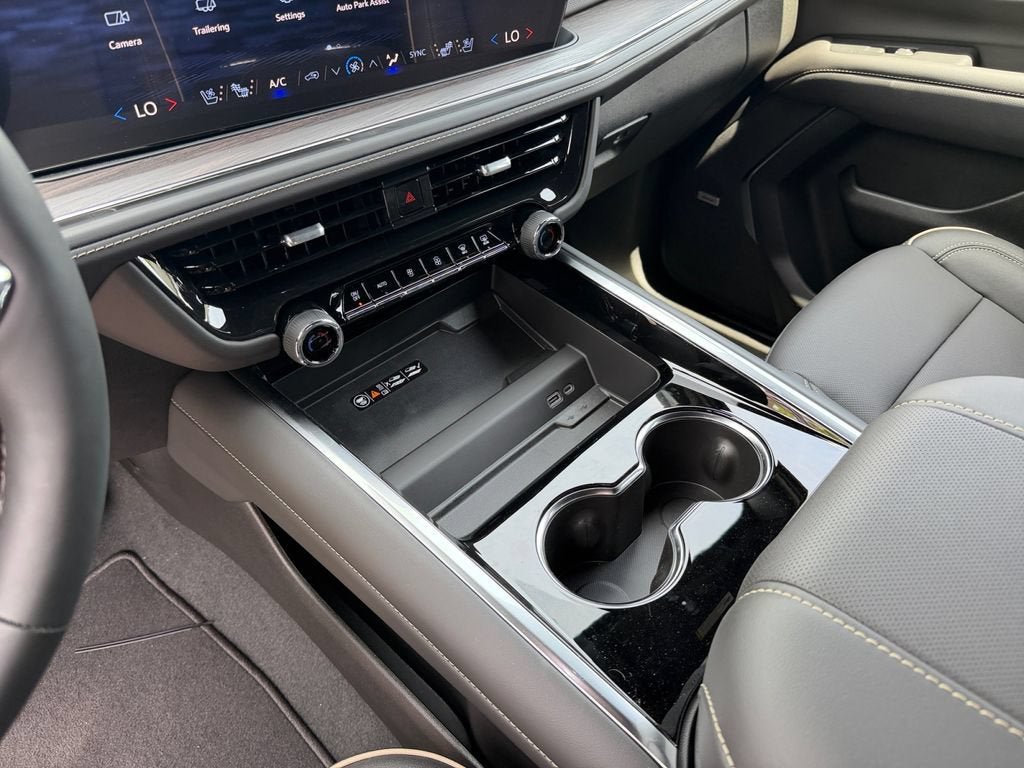 New 2026 Chevrolet Tahoe Premier w/ Sun And Tow Package AWD/4WD image 15