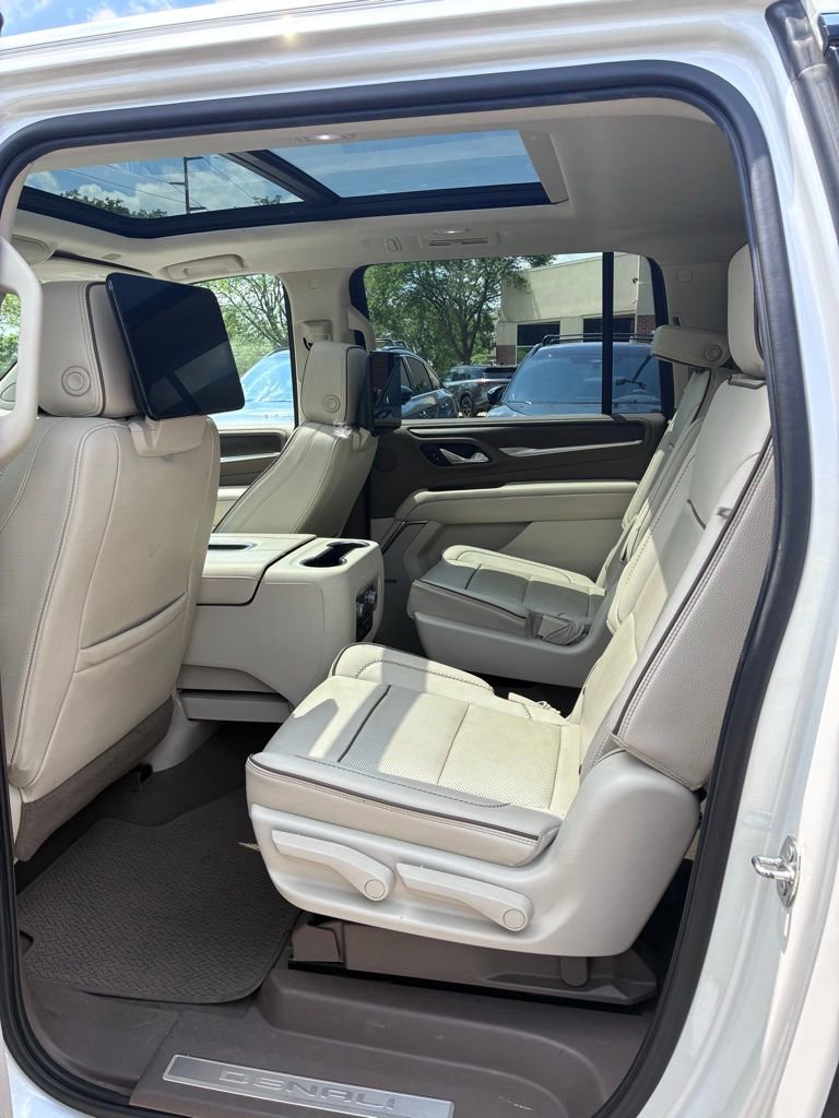 Used 2021 GMC Yukon XL Denali AWD/4WD image 6