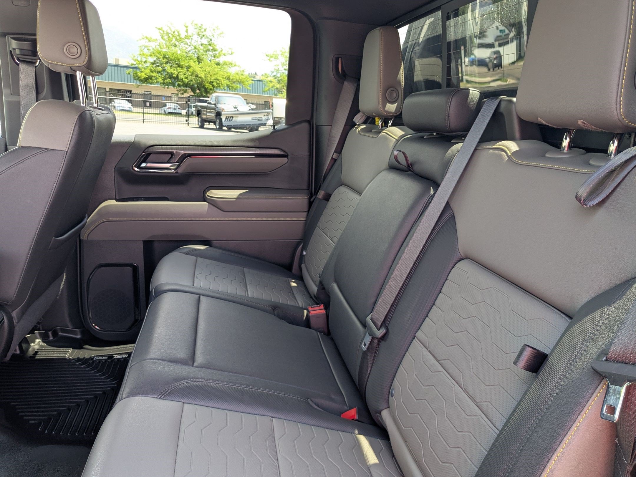 Used 2023 Chevrolet Silverado 1500 ZR2 w/ Technology Package AWD/4WD image 35
