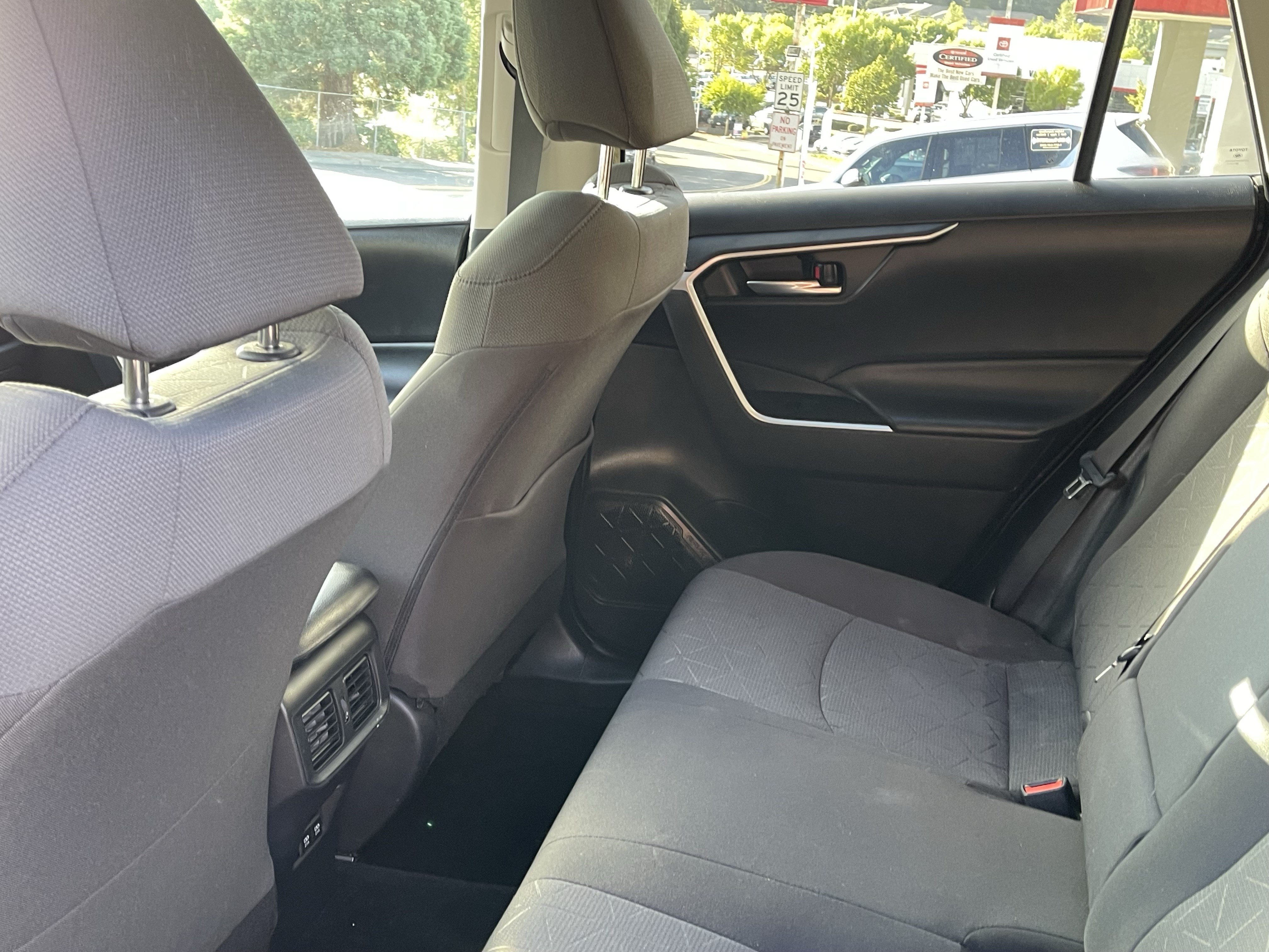 Certified 2021 Toyota RAV4 XLE w/ Convenience Package AWD/4WD image 13
