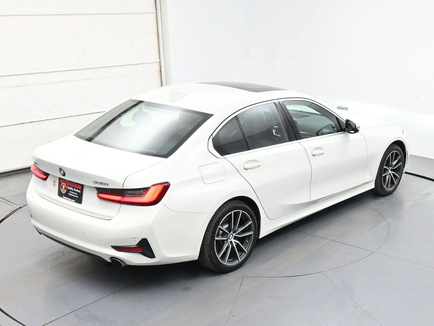 Used 2020 BMW 330i xDrive Sedan w/ Convenience Package AWD/4WD image 34