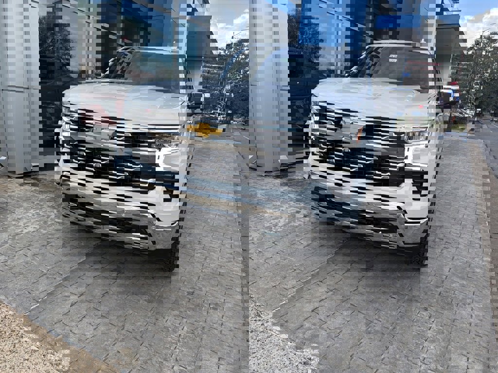 New 2026 Chevrolet Silverado 1500 LTZ w/ Z71 Off-Road Package image 2