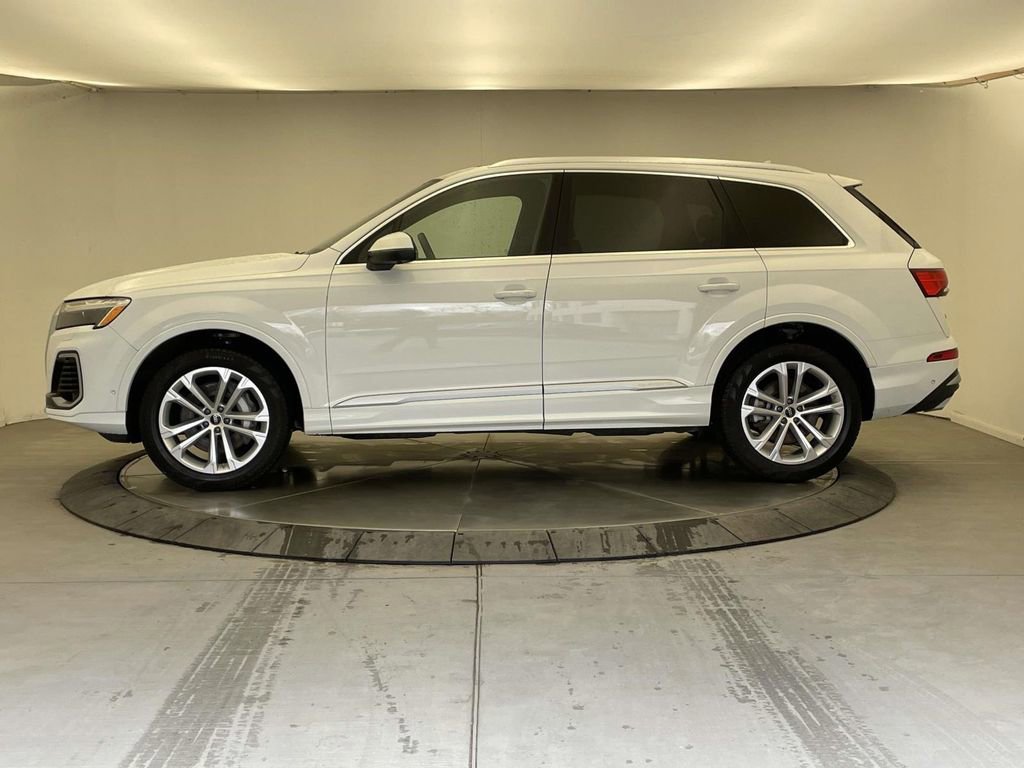 Certified 2025 Audi Q7 3.0T Premium Plus image 2