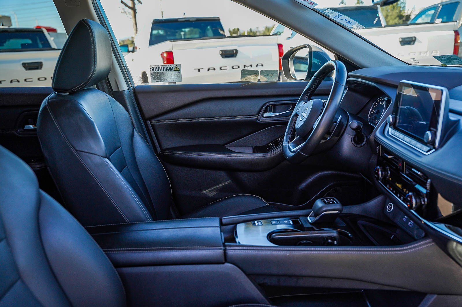 Used 2023 Nissan Rogue SL image 17