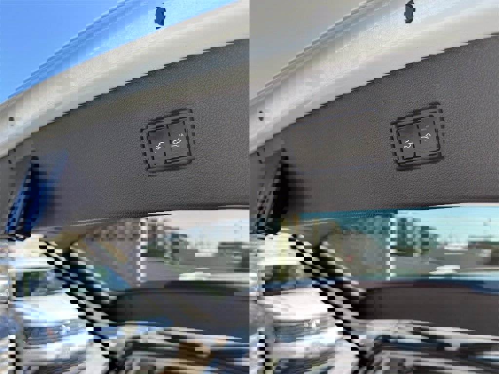 Used 2019 Volkswagen Tiguan SEL Premium image 10