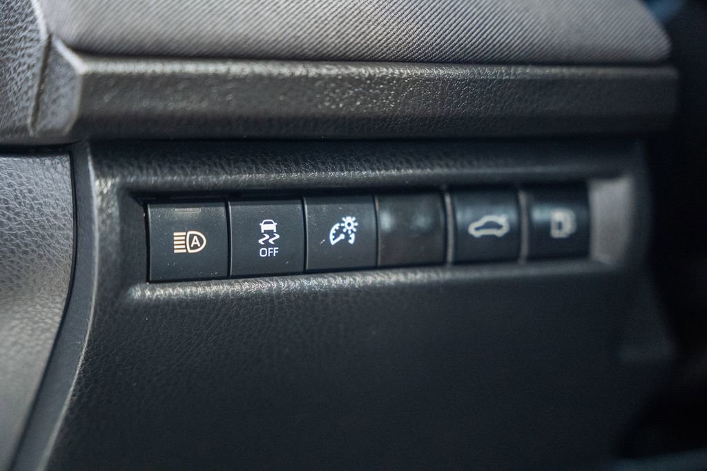 Used 2025 Toyota Camry LE FWD image 35